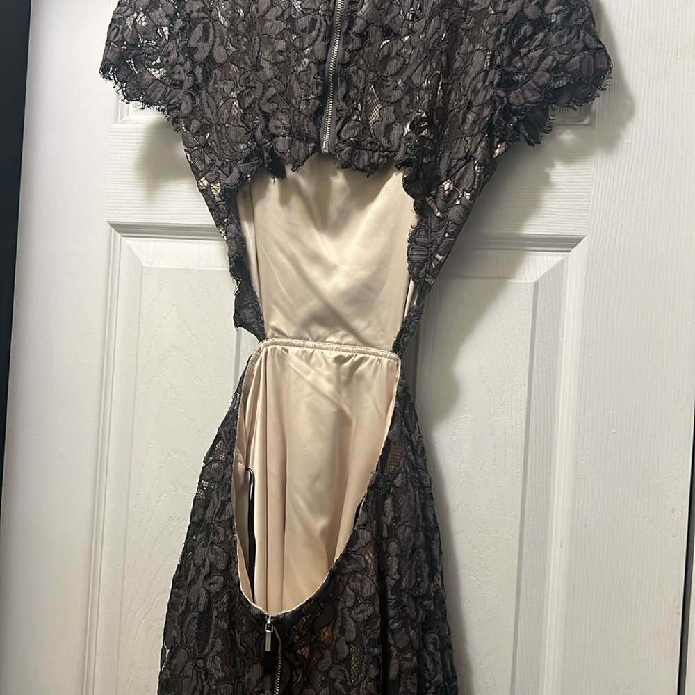 Beautiful backless - Picture 6 of 6